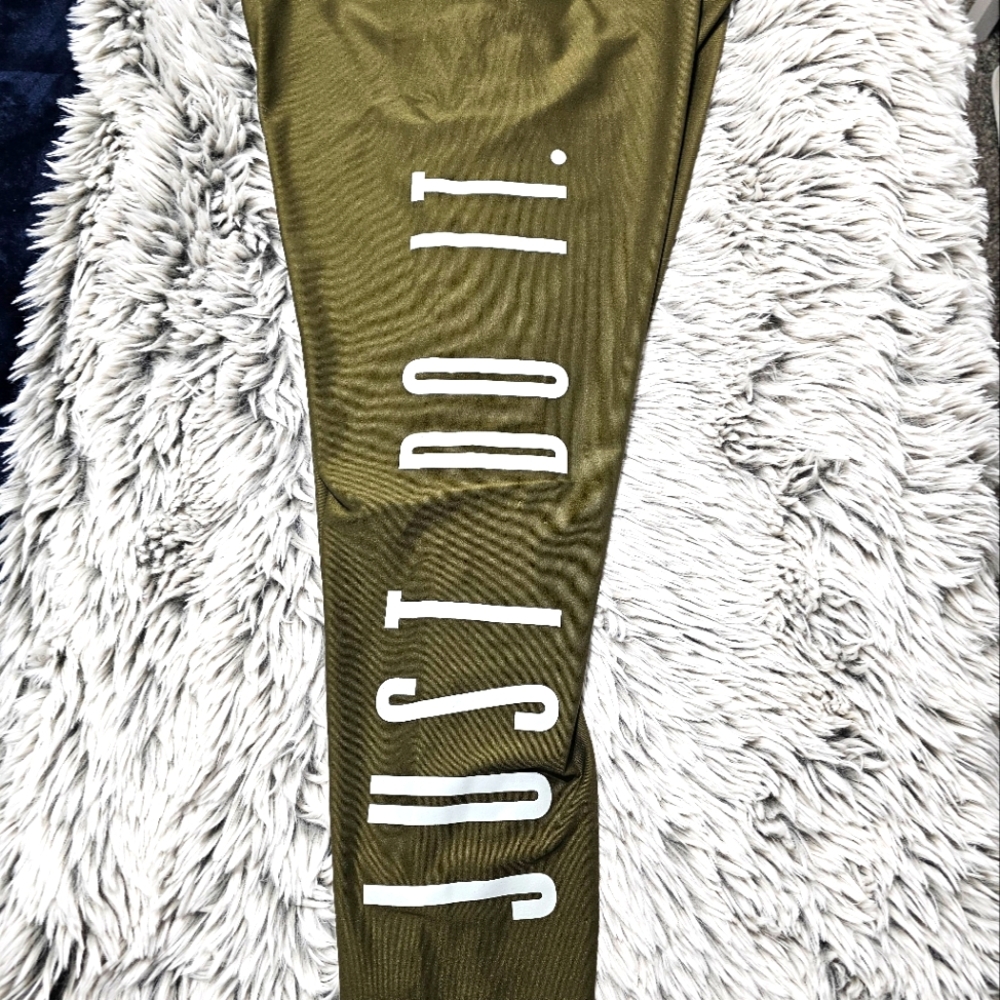 Nike Graphic high waisted leggings size XL